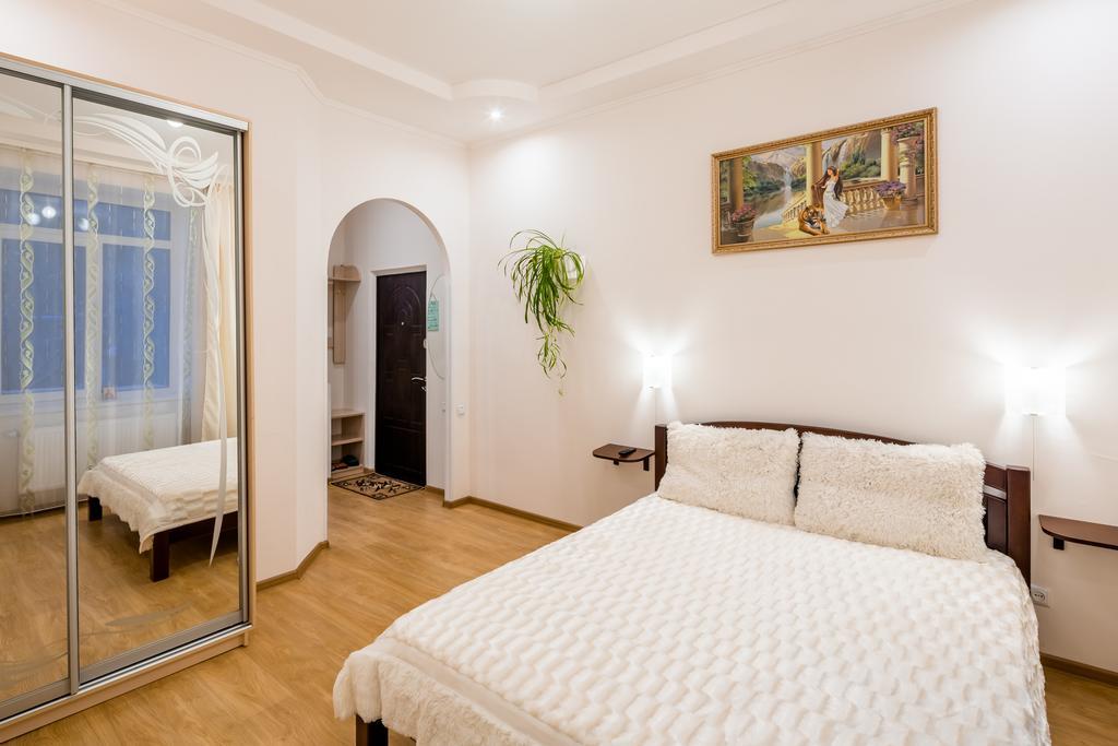 إلفيف Apartment On Khmelnytskogo Street المظهر الخارجي الصورة